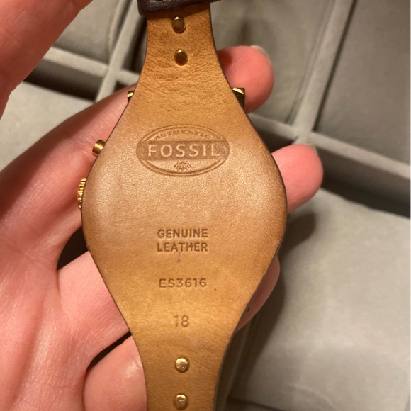 Authentic Original Boyfriend Fossil Leather Watch - Picture 2 of 4